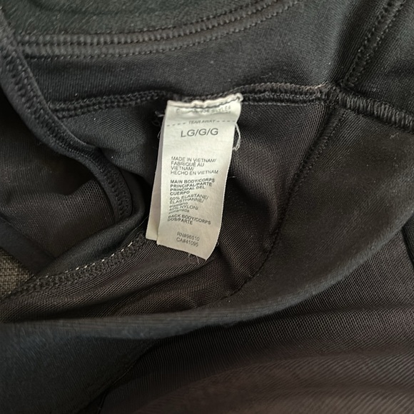 ✨SOLD✨Under Armour Sports Bra - Picture 4 of 4